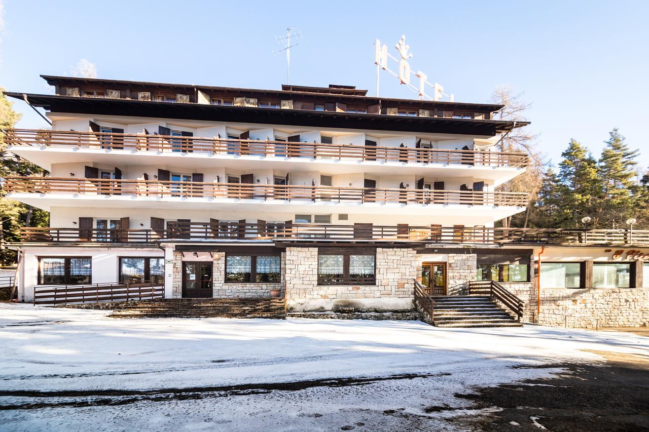 Royal Hotel Paolino 卡瓦雷诺 外观 照片